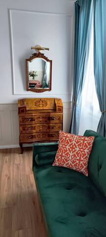 Oliver gallery image 2