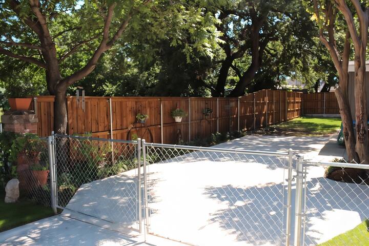 The Stockyards Ranch Retreat gallery image 2