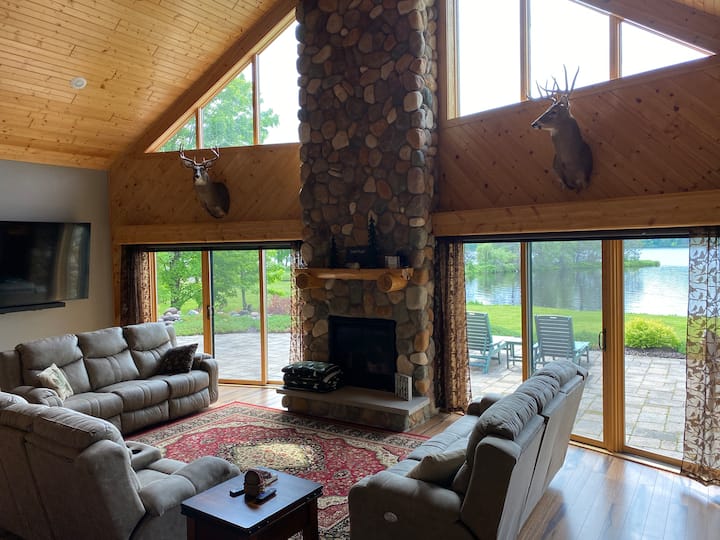 Otters Bay Lodge - Ladysmith, WI