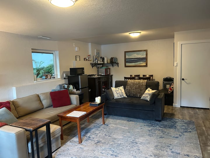 Lakefront Relaxing, Large Hot Tub, Views & Boats! - Washington
