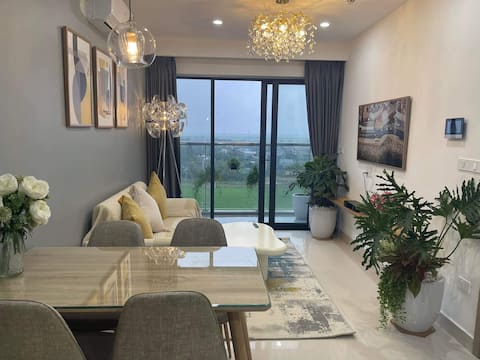 King size bed luxury apartment with pool in Hue