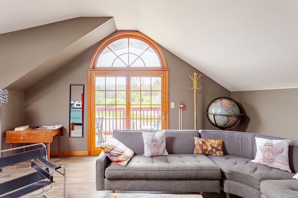 Zenbarn Full House: Epic VT Music & Adventure Stay - Apartments