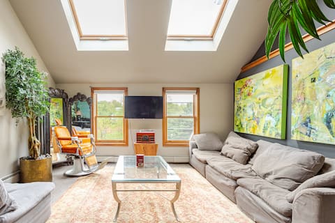 Zenbarn Full House: Epic VT Music &
Adventure Stay