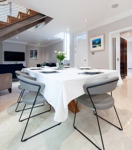 Aviva Stadium Mews House- sleeps 6 #avivamews gallery image 3