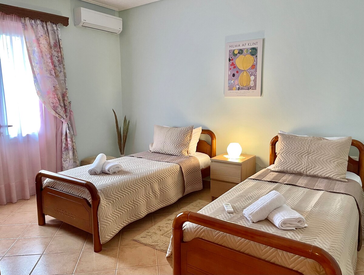 2 единични легла 