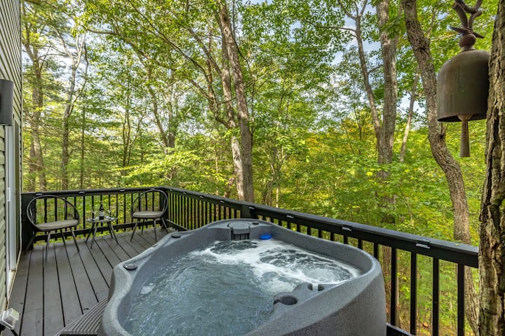 The Nest · Soaking Tub & Views · Stay With Branch - Berkeley Springs, WV