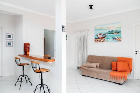Top Airbnb: Beach house with bathtub / home theater, just for couples! em Itapoá