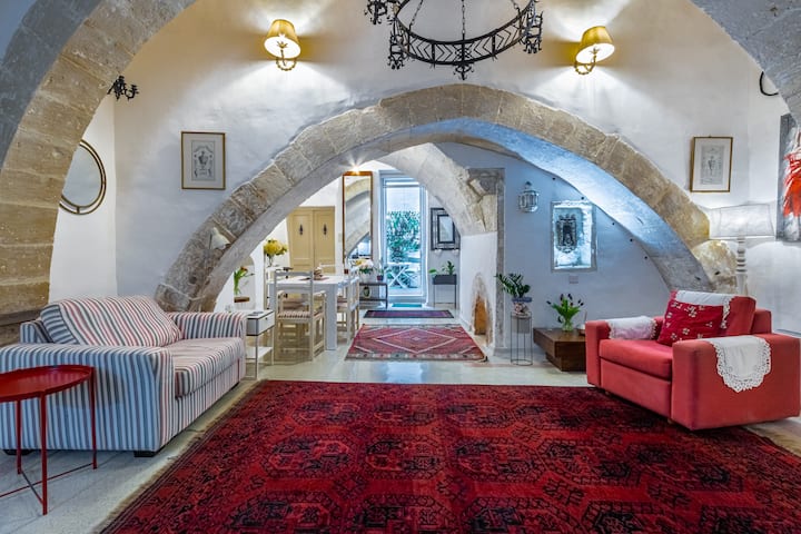 Mdina • Rustic Gem • Stay Inside The Silent City - Malta