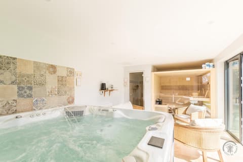 House with Jacuzzi, sauna, hammam