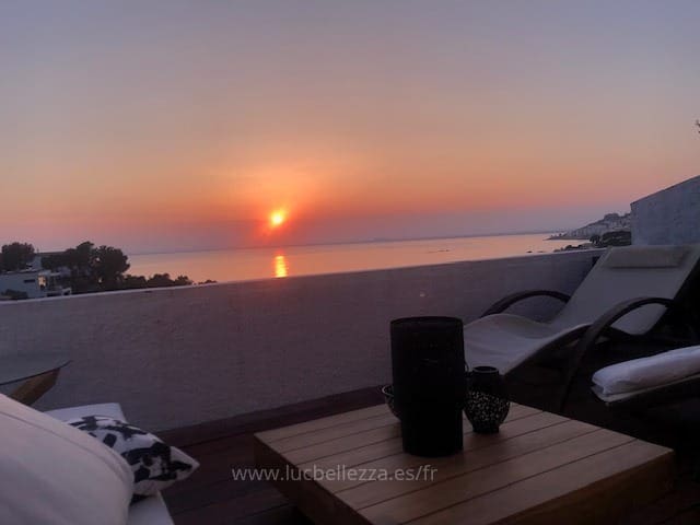 Villa en la playa de almadraba