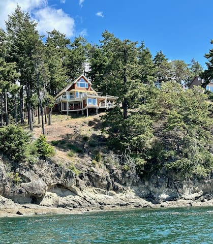 Relaxing Ocean View Retreat at Kingfisher Bluff