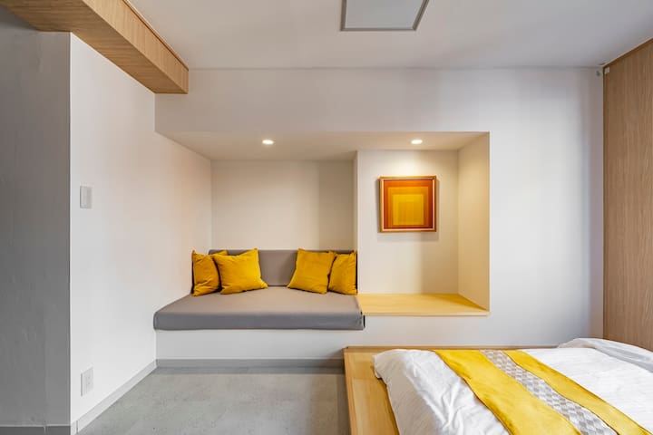 3 min walk from Station near Yoyogi park!