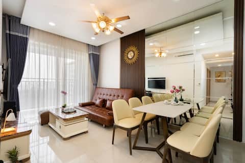 Super convenient 3Brs Apt near Airport -Gym-Pool