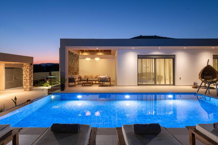 Golf Beach Villa gallery image 3