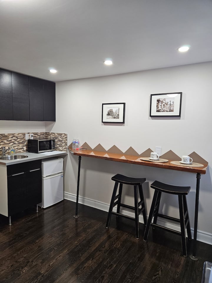 Private Room In Downtown Toronto-free Parking - Rosedale, ON, Canada