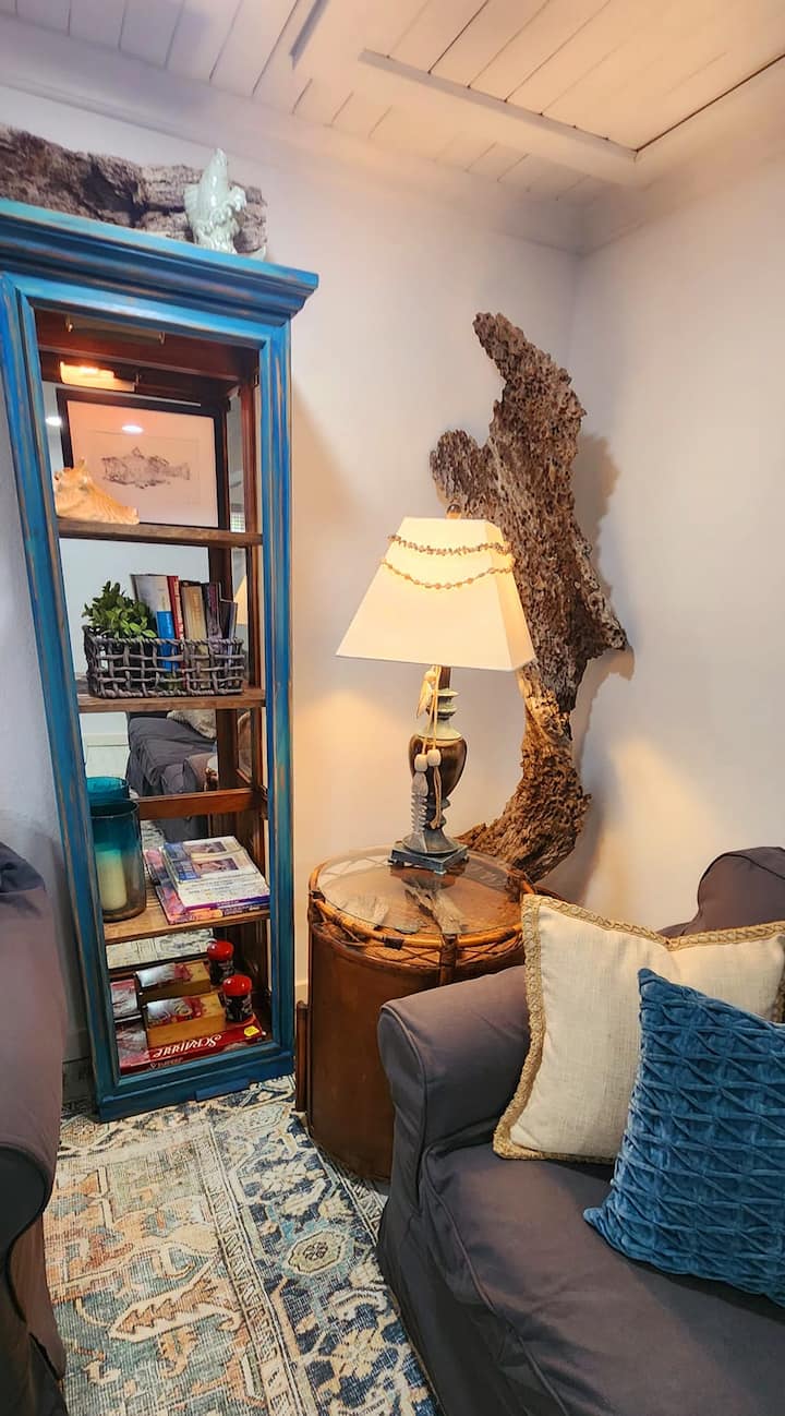 Quite area to read, watch TV, or visit. 