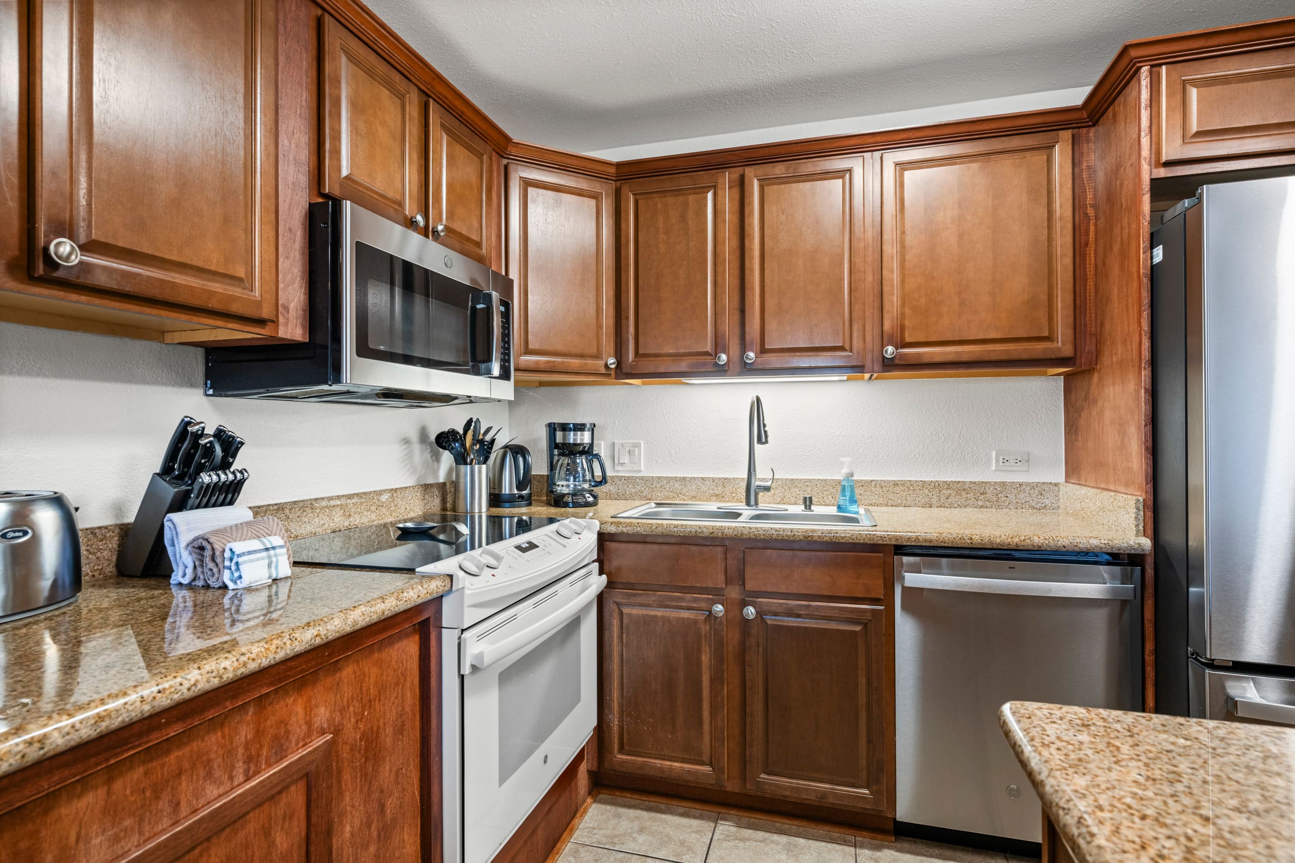 Family Friendly Loft Style Kihei Condo 2BD/2BA - Image 7