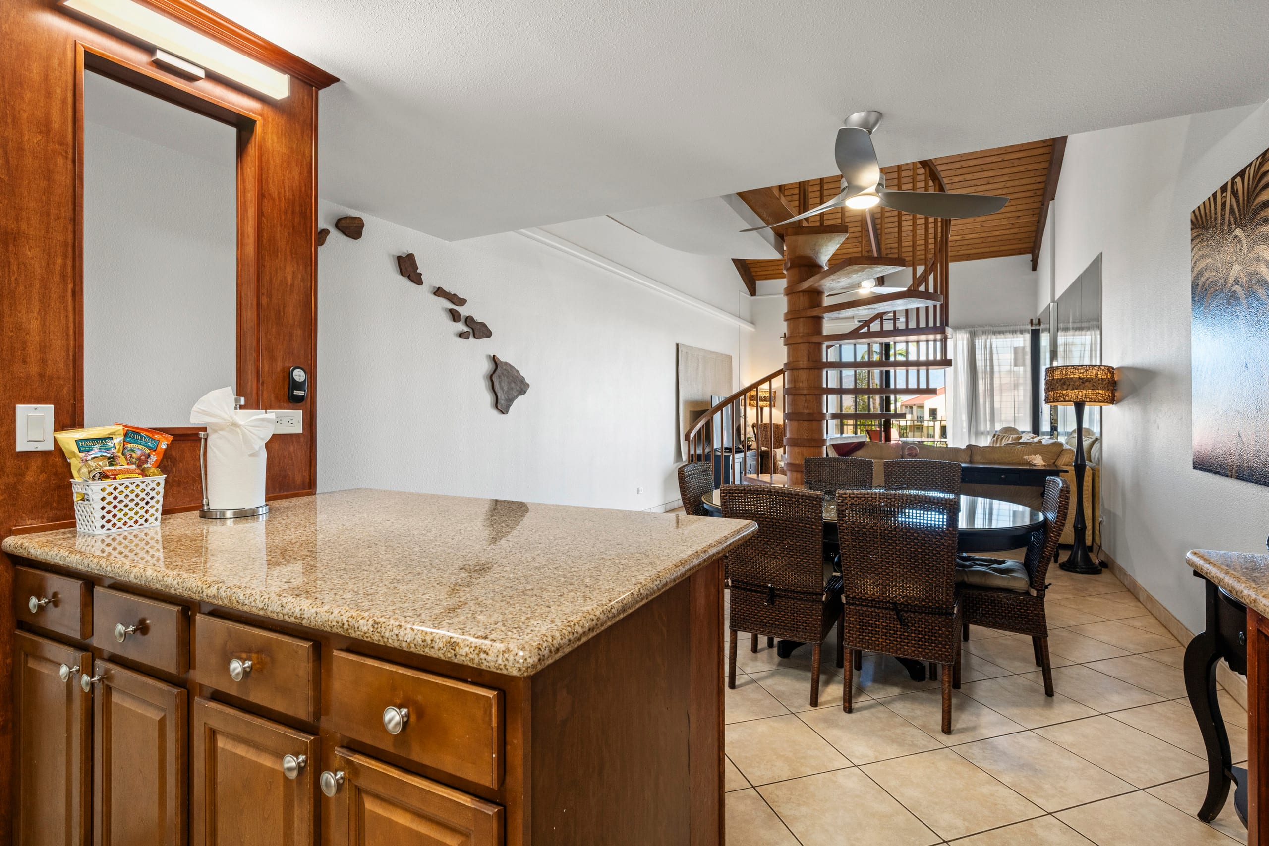 Family Friendly Loft Style Kihei Condo 2BD/2BA - Image 12