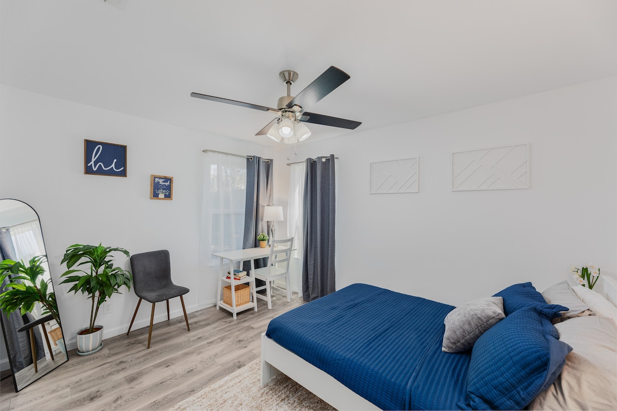 Cozy Condo in Central Austin ~ 2BR/1BA, Sleeps 6