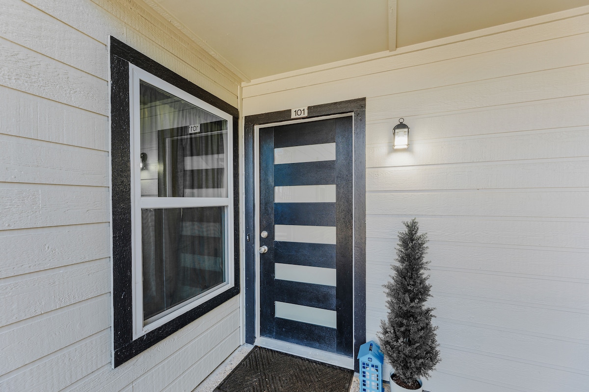 Cozy Condo in Central Austin ~ 2BR/1BA, Sleeps 6