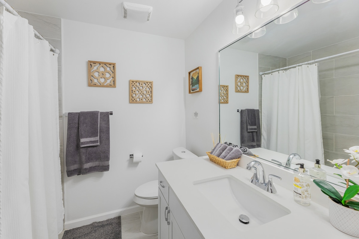 Cozy Condo in Central Austin ~ 2BR/1BA, Sleeps 6