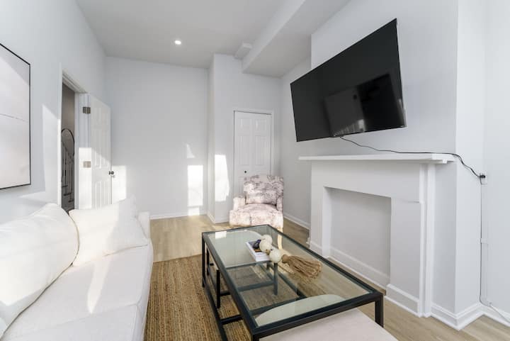 Modern &Historic Northwest Charm - Hyattsville, MD