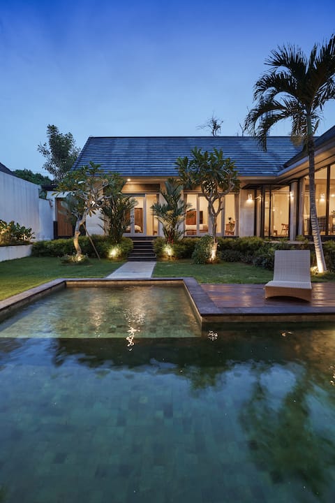 Spacious Oasis 3BR near Canggu w Pool