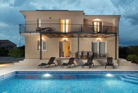 Villa Oliva near Zadar with private pool