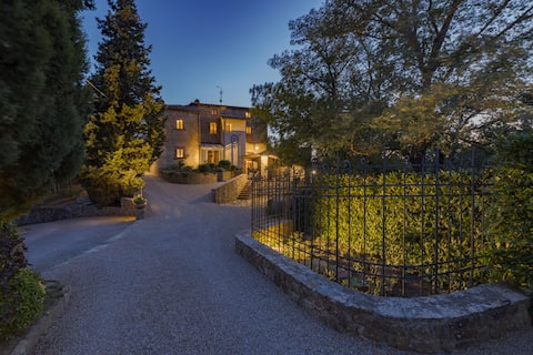 Borgo San Pietro in Polvano, ideal for 20 people