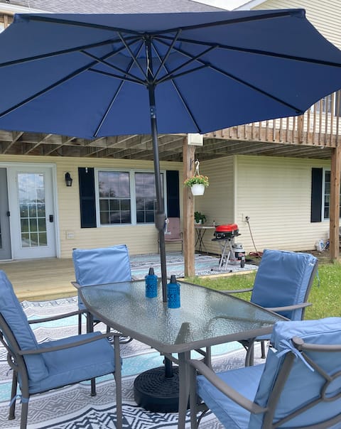 Sunset Heights: stunning view, surrounded by lakes