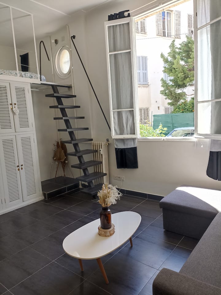 2 Pièces Avec Mezzanine - Nice