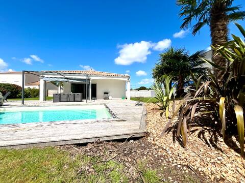 maison avec piscine chauffée