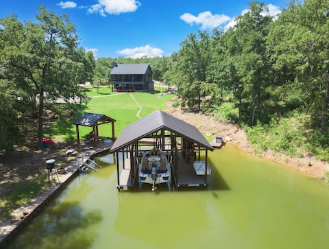 Lakefront 2-story home