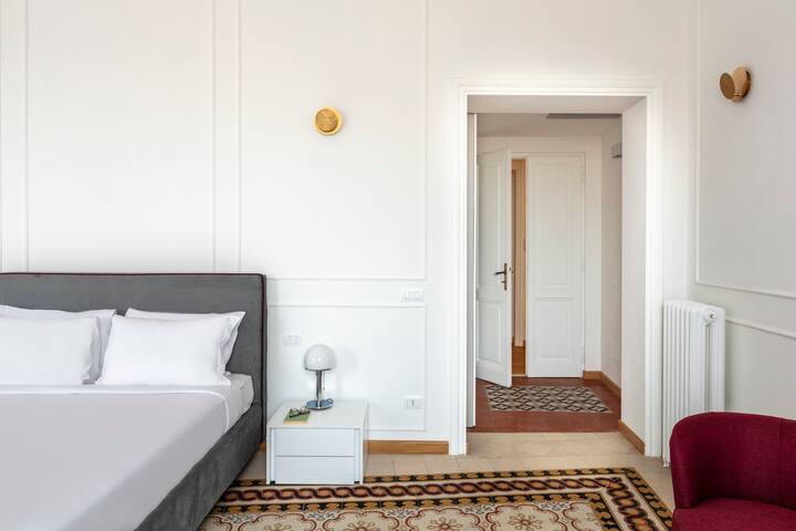 SJR Luxury Apartment Trevi Fountain B gallery image 2