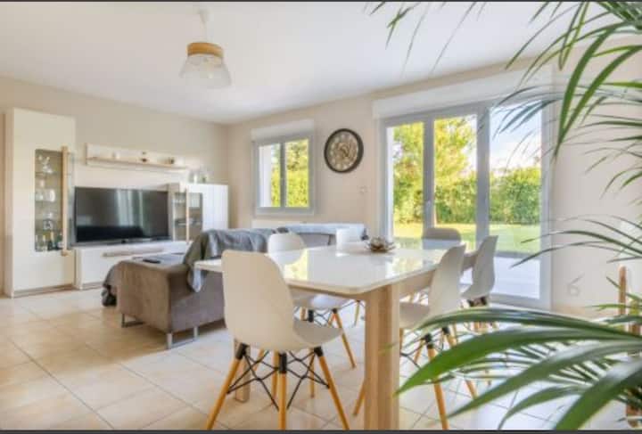 Family Home Bayeuxquiet Edge D-day Beaches 15 Min - Bayeux