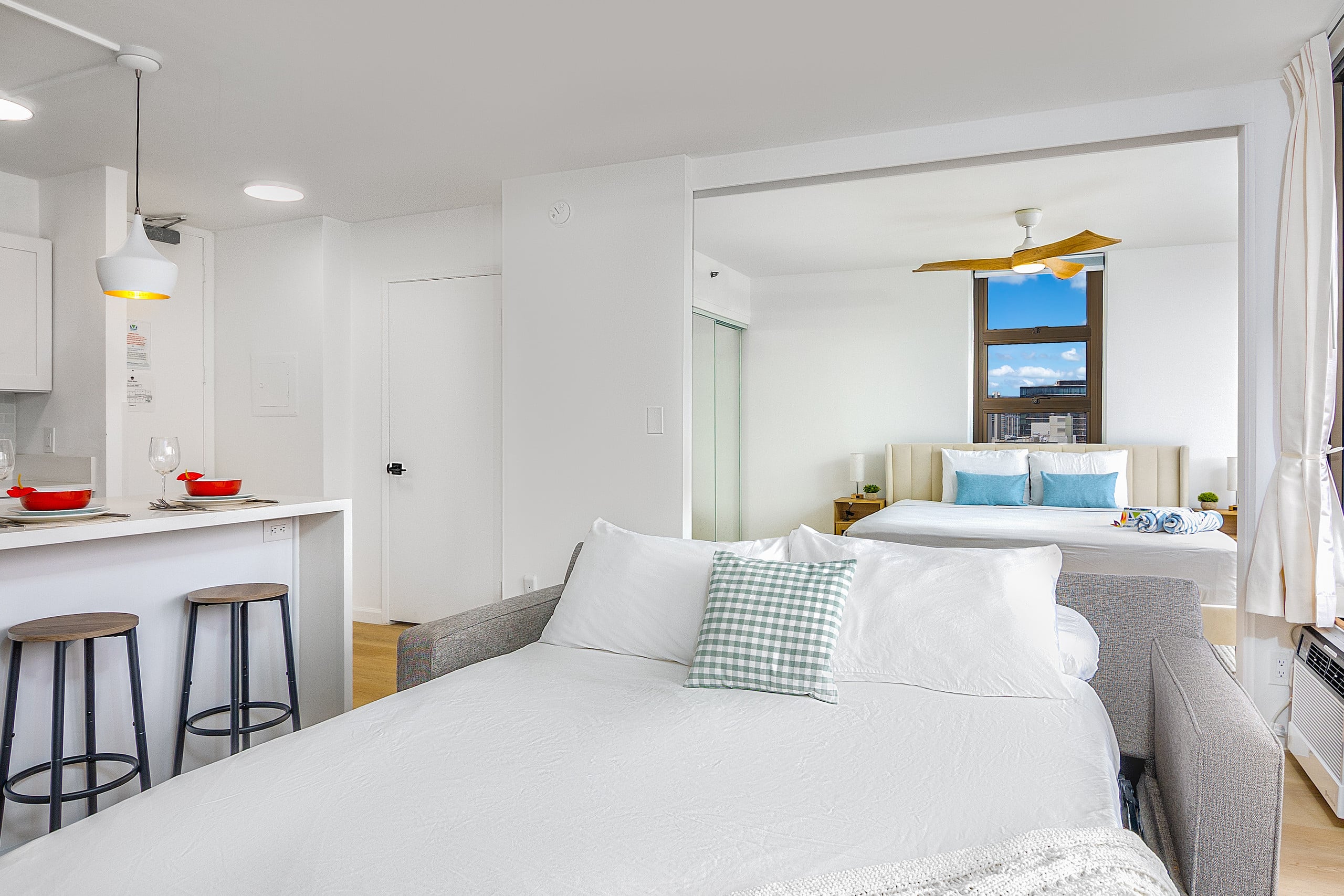 Condo in Honolulu · ★4.86 · 1 bedroom · 2 beds · 1 private bath - Image 1
