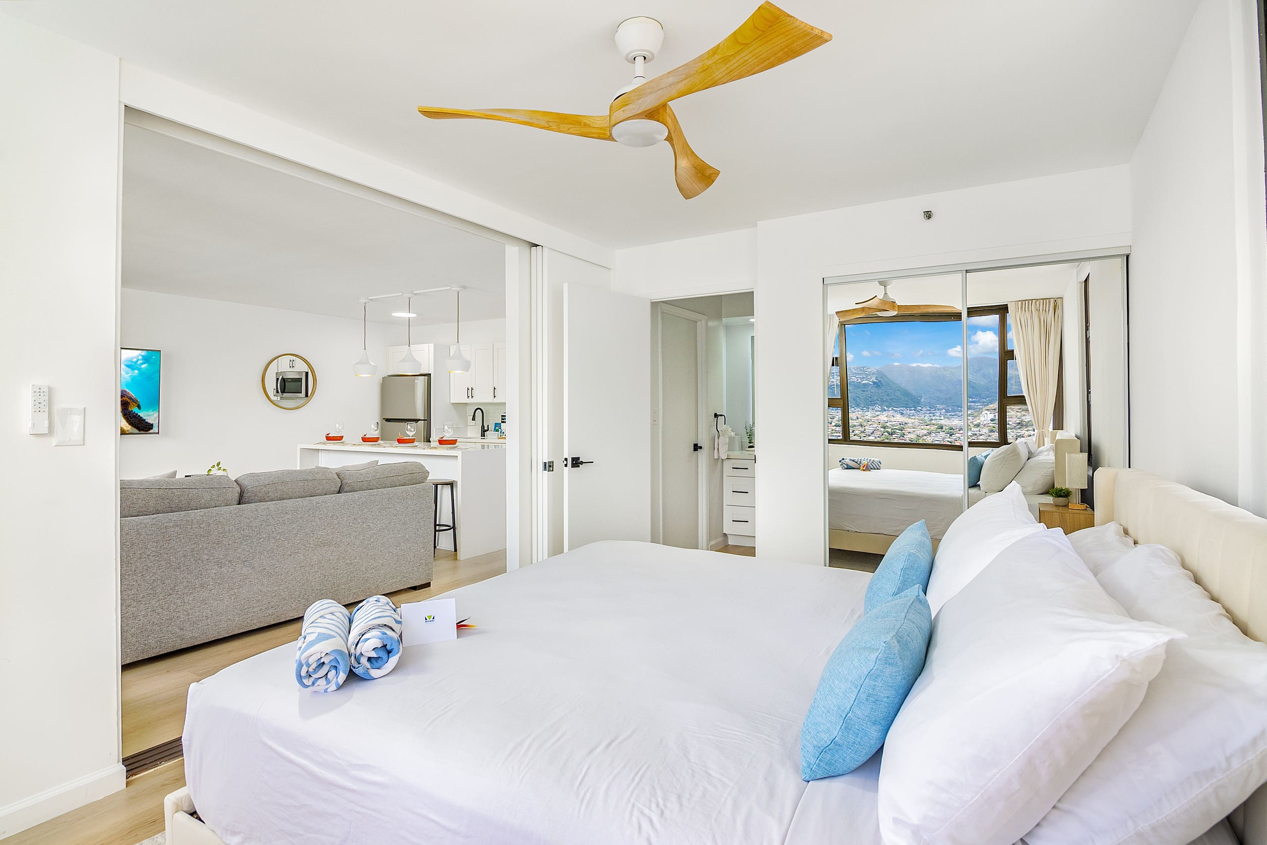Condo in Honolulu · ★4.86 · 1 bedroom · 2 beds · 1 private bath - Image 32