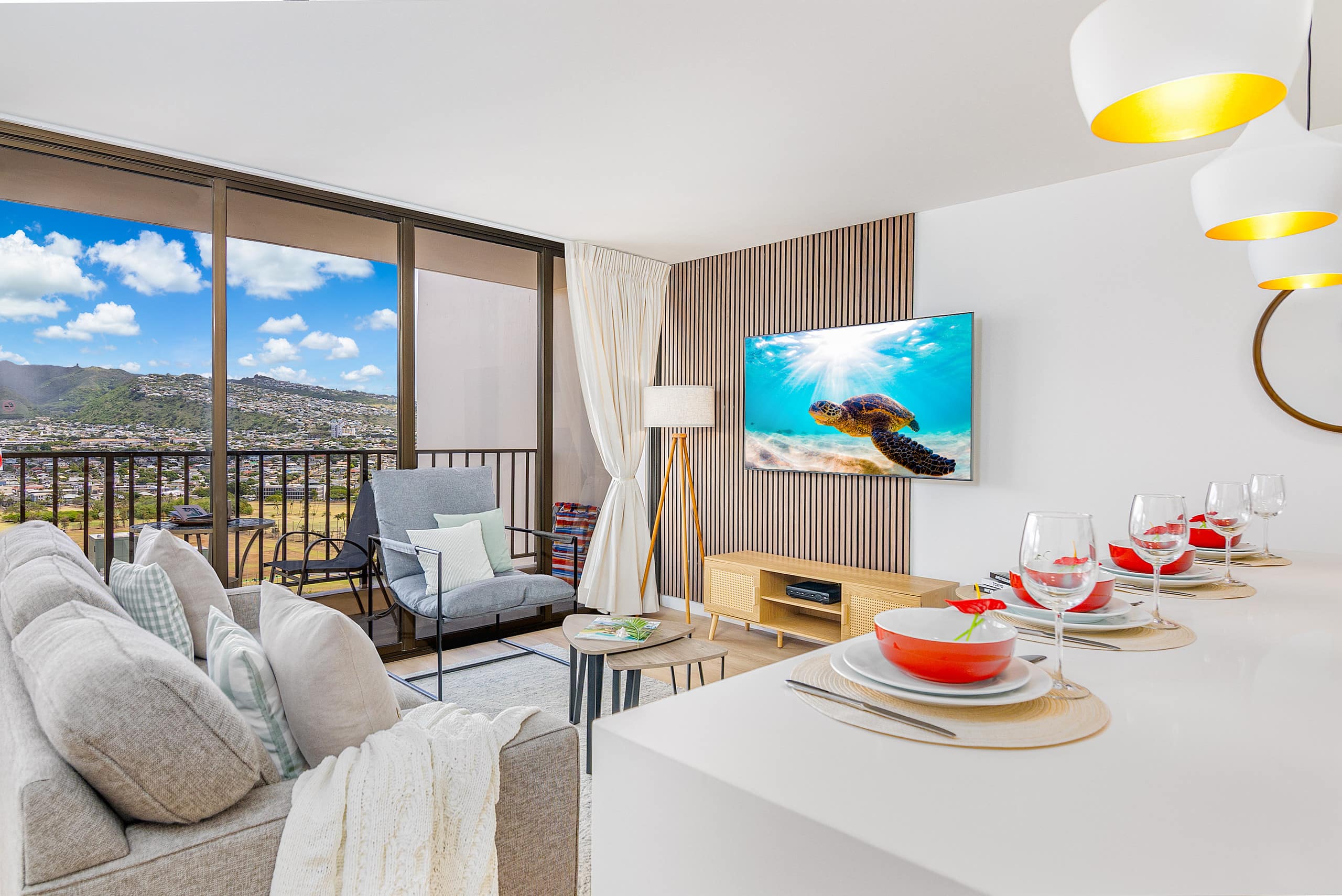 Condo in Honolulu · ★4.86 · 1 bedroom · 2 beds · 1 private bath - Image 5