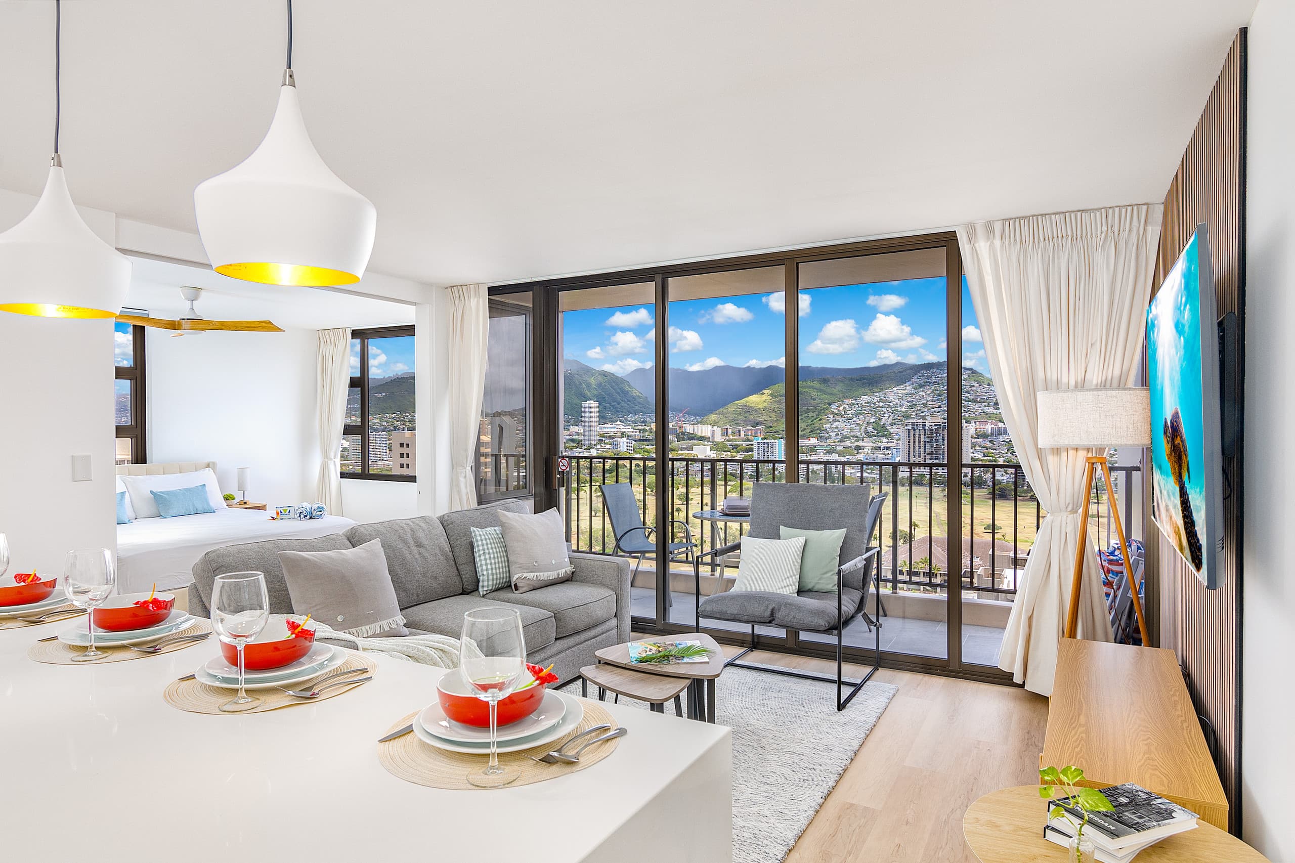 Condo in Honolulu · ★4.86 · 1 bedroom · 2 beds · 1 private bath - Image 6