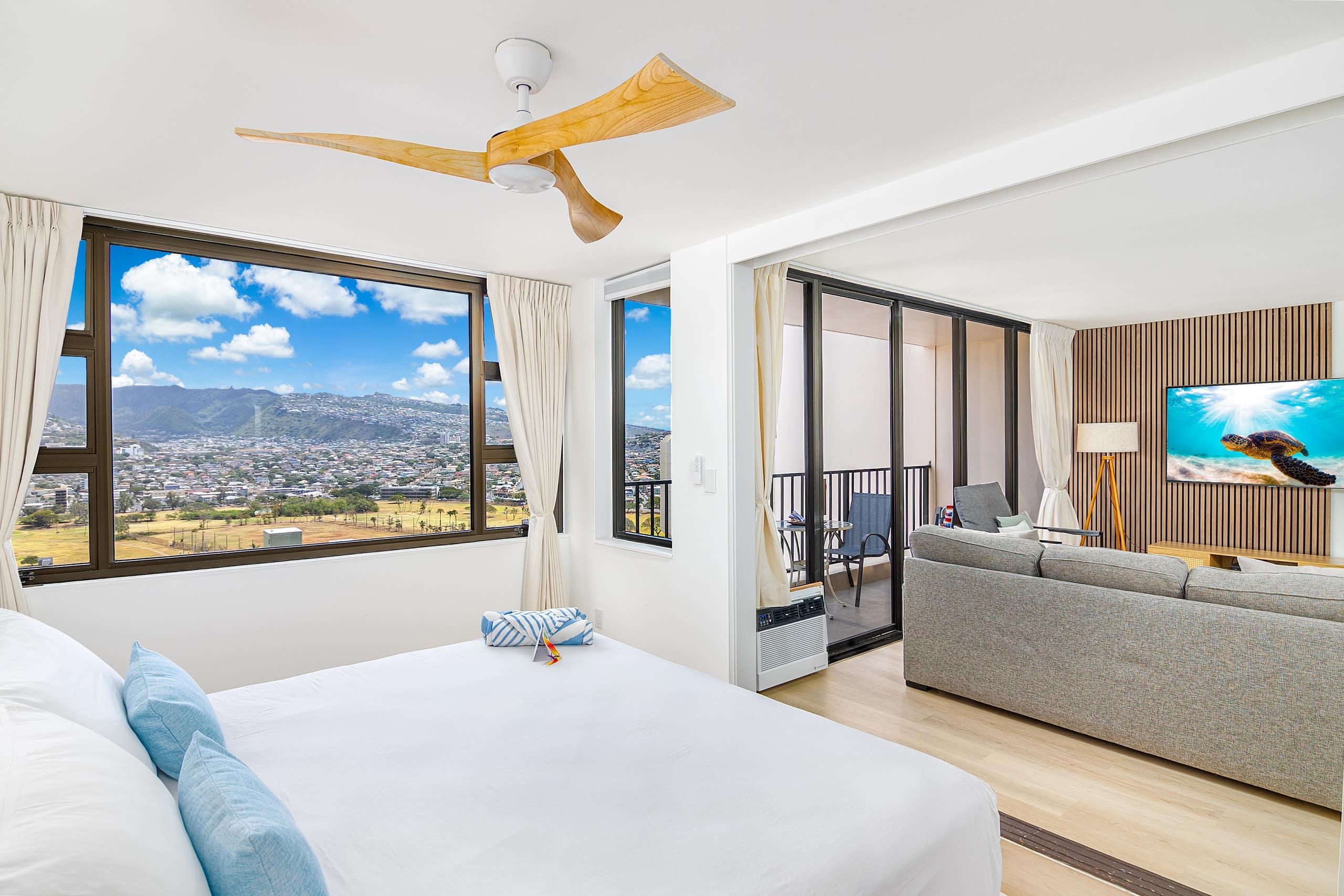 Condo in Honolulu · ★4.86 · 1 bedroom · 2 beds · 1 private bath - Image 34