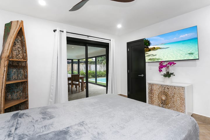 ห้องนอน #3 พร้อมสไลเดอร์เต็มรูปแบบและม่านทึบแสง