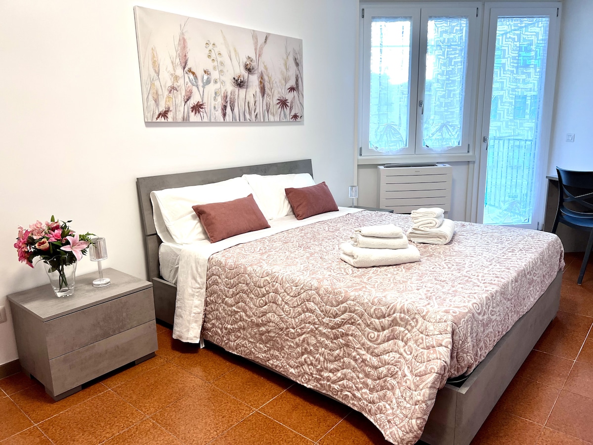 Dit is de grootste kamer met de eigen badkamer en het balkon