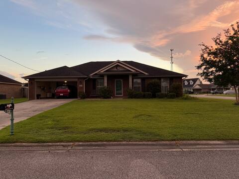 Clever’s Corner Home in Lillian