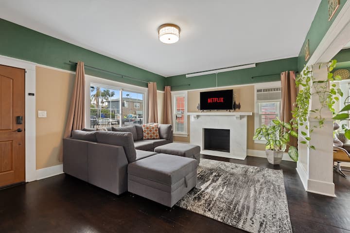 Spacious Sanctuary 3br Home By Downtown - Coronado, CA