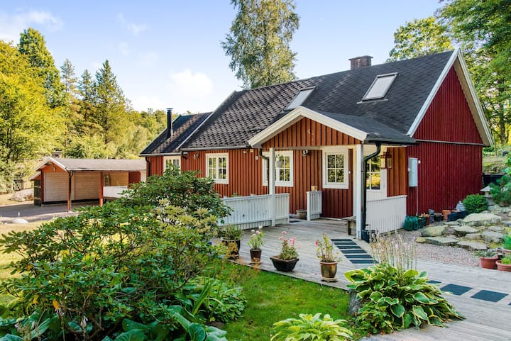 川と森のスウェーデンの牧歌！ - 借りられる一軒家 - Stavshult