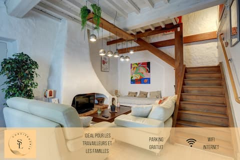 Authentic Charm in Corbas: 120m² of Comfort 6Pers