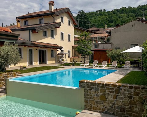 “Il Pensiero” House with pool in Collio