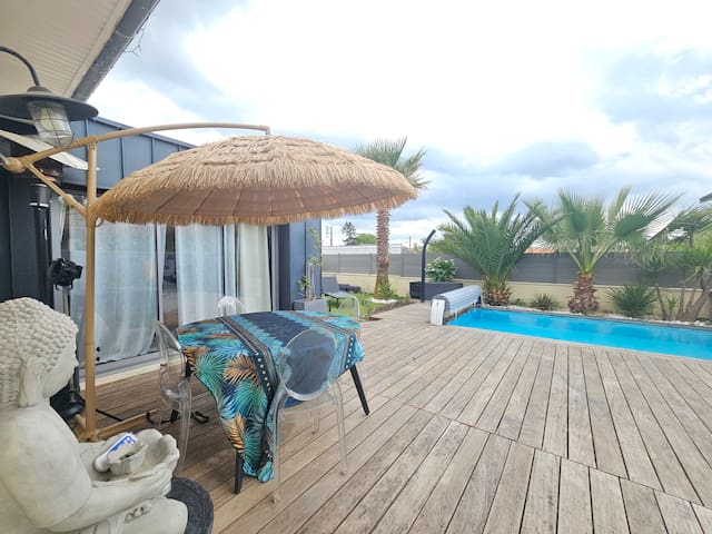 Maison 3 chambres avec piscine chauffée. parking