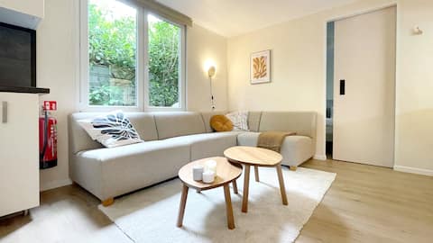 Woods & pool: cosy cabin, couples or families