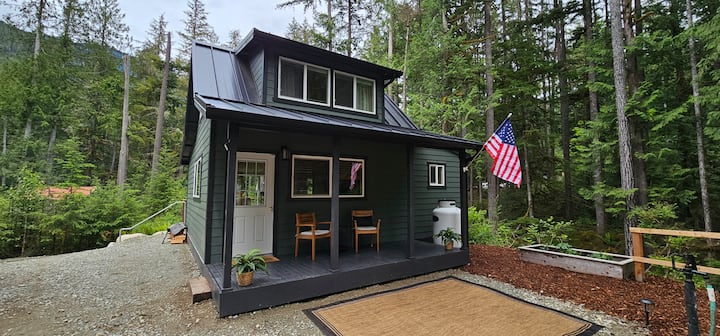 Cascade River Hideaway-Dogs welcome, off-grid - Cabins for Rent in ...